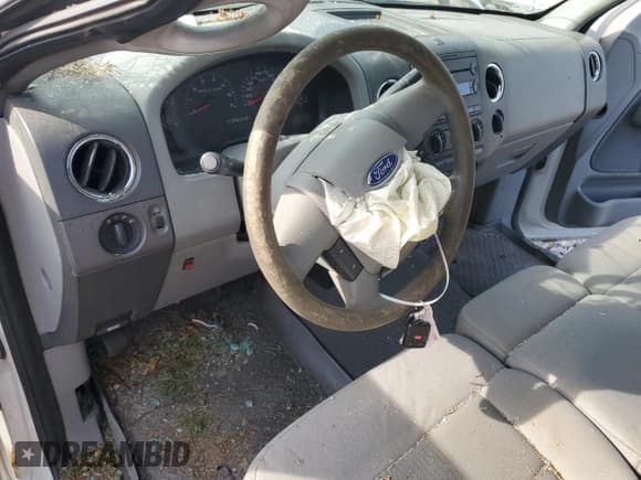 ✅ 2007 Ford F-150 XL • VIN: 1FTRF14V87KC61313 • Lot: 80821655. Listed on Copart with 187,539 mi. Free auction sales archive from the USA and detailed vehicle history report at DreamBid. Image 8.