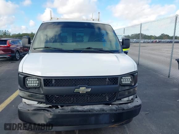 ✅ 2017 Chevrolet Express Cargo • VIN: 1GCWGAFF6H1134198 • Lot: 43830782. Listed on IAAI with 68,282 mi. Free auction sales archive from the USA and detailed vehicle history report at DreamBid. Image 12.