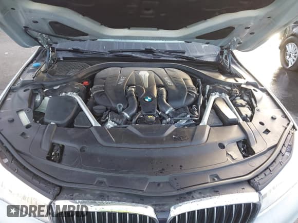 ✅ 2019 BMW 7 Series 750i • VIN: WBA7F0C54KGM24745 • Lot: 43715315. Listed on IAAI with 51,134 mi. Free auction sales archive from the USA and detailed vehicle history report at DreamBid. Image 10.