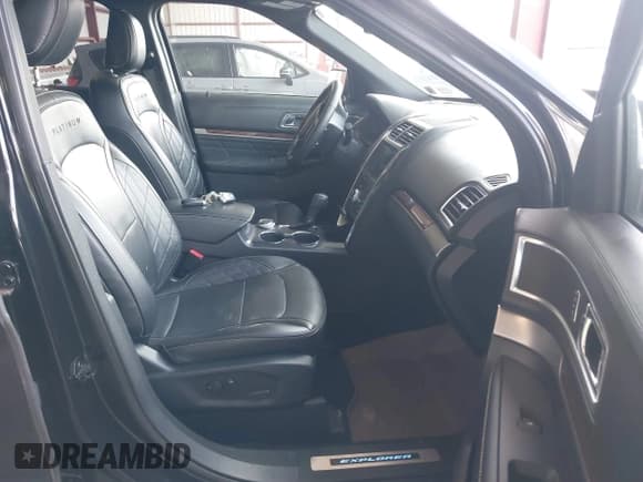 ✅ 2019 Ford Explorer Platinum • VIN: 1FM5K8HT1KGA02469 • Lot: 43207921. Listed on IAAI with 71,745 mi. Free auction sales archive from the USA and detailed vehicle history report at DreamBid. Image 5.