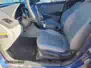 2015 Hyundai Accent GLS z VIN KMHCT4AE9FU928683, wystawiony jako Copart lot #84769425 z przebiegiem 60 854 mil mil oraz Szkoda całkowita • Salvage title. Historia ofert i sprzedaży dostępna na DreamBid. Obrazek 7.