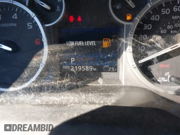 ✅ 2016 Toyota Tundra SR5 • VIN: 5TFRW5F13GX208491 • Lot: 41690525. Listed on IAAI with 219,589 mi. Free auction sales archive from the USA and detailed vehicle history report at DreamBid. Image 16.