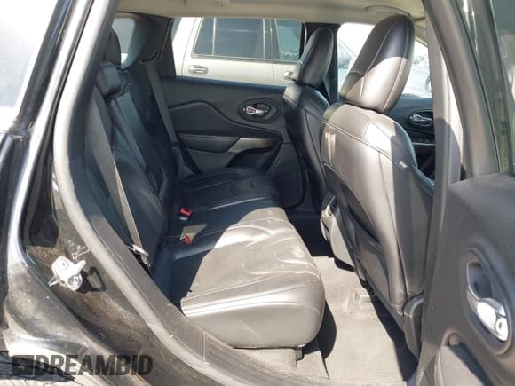 ✅ 2020 Jeep Cherokee Limited • VIN: 1C4PJMDX1LD611565 • Lot: 43510965. Wystawiony na IAAI z przebiegiem 92 222 mil. Bezpłatny archiwum sprzedaży aukcyjnych z USA i szczegółowy raport historii pojazdu na DreamBid. Zdjęcie 8.