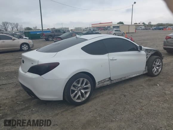 ✅ 2016 Hyundai Genesis Coupe 3.8L Base • VIN: KMHHT6KJ1GU134260 • Lot: 41948319. Wystawiony na IAAI z przebiegiem 154 259 mil. Bezpłatny archiwum sprzedaży aukcyjnych z USA i szczegółowy raport historii pojazdu na DreamBid. Zdjęcie 4.