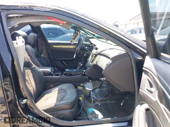 ✅ 2009 Cadillac CTS-V • VIN: 1G6DN57P890152224 • Lot: 43207857. Wystawiony na IAAI z przebiegiem 115 850 mil. Bezpłatny archiwum sprzedaży aukcyjnych z USA i szczegółowy raport historii pojazdu na DreamBid. Zdjęcie 5.