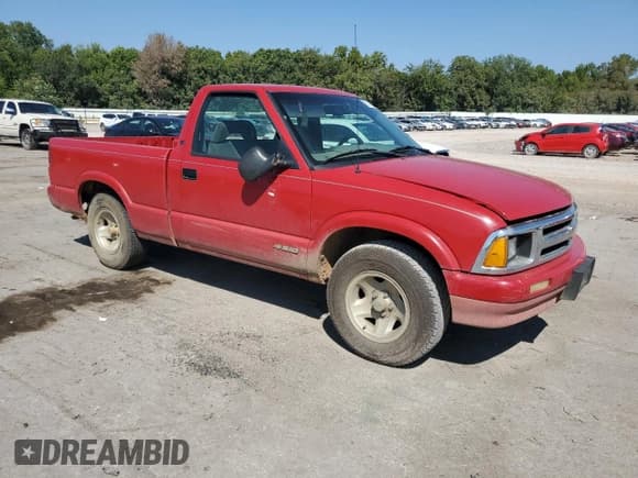 ✅ 1996 Chevrolet S-10 • VIN: 1GCCS1445T8130386 • Лот: 70913594. Опубликован ранее на Copart с пробегом 218 265 миль. Бесплатный доступ к архиву аукционных продаж из США и подробный отчёт об истории автомобиля на DreamBid. Изображение 4.