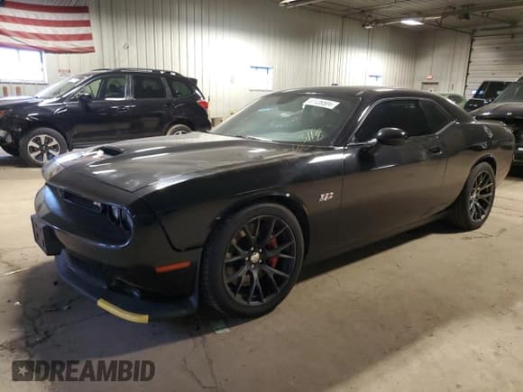 ✅ 2016 Dodge Challenger SRT 392 • VIN: 2C3CDZDJ0GH345838 • Lot: 47126504. Wystawiony na Copart z przebiegiem 82 415 mil. Bezpłatny archiwum sprzedaży aukcyjnych z USA i szczegółowy raport historii pojazdu na DreamBid. Zdjęcie 1.