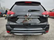 ✅ 2017 Nissan Rogue SL • VIN: JN8AT2MV1HW277444 • Lot: 93963665. Wystawiony na Copart z przebiegiem 69 342 mil. Bezpłatny archiwum sprzedaży aukcyjnych z USA i szczegółowy raport historii pojazdu na DreamBid. Zdjęcie 6.