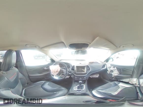 ✅ 2015 Jeep Cherokee Trailhawk • VIN: 1C4PJMBS8FW786508 • Lot: 82403185. Wystawiony na Copart z przebiegiem 145 826 mil. Bezpłatny archiwum sprzedaży aukcyjnych z USA i szczegółowy raport historii pojazdu na DreamBid. Zdjęcie 15.