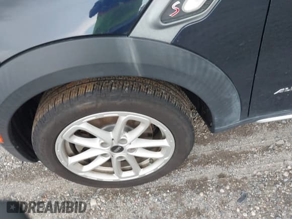 ✅ 2016 MINI Countryman S • VIN: WMWZC5C51GWU04173 • Lot: 42620287. Listed on IAAI with 96,392 mi. Free auction sales archive from the USA and detailed vehicle history report at DreamBid. Image 17.