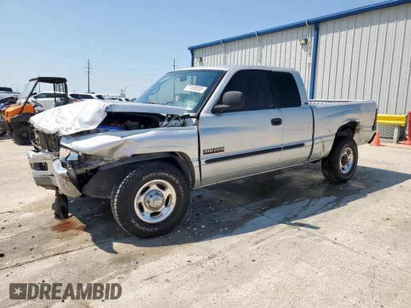 ✅ 2002 Dodge 2500 • VIN: 3B7KC23612M317247 • Lot: 71536555. Listed on Copart with 167,157 mi. Free auction sales archive from the USA and detailed vehicle history report at DreamBid. Image 1.