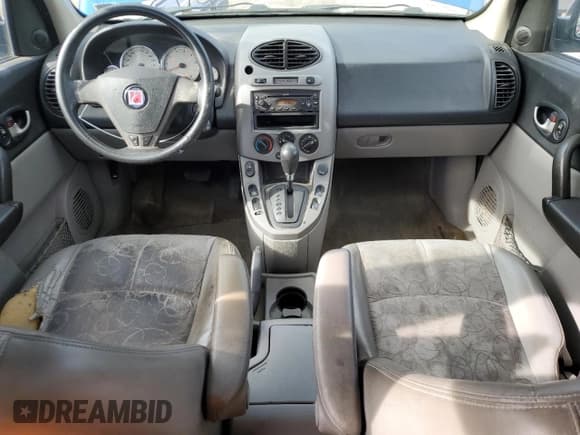 ✅ 2004 Saturn VUE V6 • VIN: 5GZCZ63404S893235 • Lot: 46643315. Wystawiony na Copart z przebiegiem 245 541 mil. Bezpłatny archiwum sprzedaży aukcyjnych z USA i szczegółowy raport historii pojazdu na DreamBid. Zdjęcie 8.