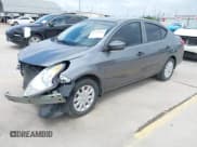 ✅ 2016 Nissan Versa S Plus • VIN: 3N1CN7AP8GL837372 • Lot: 42352185. Wystawiony na IAAI z przebiegiem 105 001 mil. Bezpłatny archiwum sprzedaży aukcyjnych z USA i szczegółowy raport historii pojazdu na DreamBid. Zdjęcie 2.