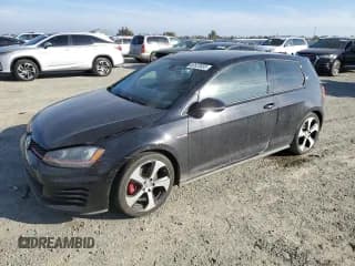 ✅ 2015 Volkswagen Golf GTI S • VIN: 3VWYT7AU6FM100322 • Lot: 82623035. Wystawiony na Copart z przebiegiem 140 653 mil. Bezpłatny archiwum sprzedaży aukcyjnych z USA i szczegółowy raport historii pojazdu na DreamBid. Zdjęcie 1.