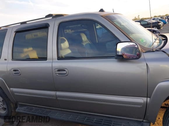 ✅ 2003 Chevrolet Suburban LT • VIN: 3GNEC16Z03G317762 • Lot: 40997537. Listed on IAAI with Not provided. Free auction sales archive from the USA and detailed vehicle history report at DreamBid. Image 13.