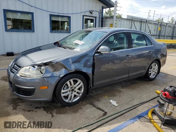 ✅ 2007 Volkswagen Jetta Wolfsburg Edition • VIN: 3VWEF71K17M156839 • Лот: 62212715. Опубликован ранее на Copart с пробегом 118 823 миль. Бесплатный доступ к архиву аукционных продаж из США и подробный отчёт об истории автомобиля на DreamBid. Изображение 1.