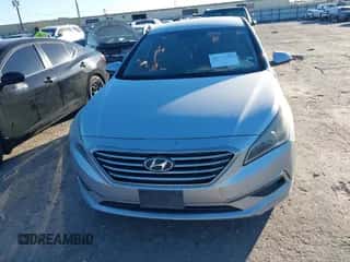 2015 Hyundai Sonata SE z VIN 5NPE24AF6FH001661, wystawiony jako IAAI lot #43564083 z przebiegiem 116 075 mil mil oraz . Historia ofert i sprzedaży dostępna na DreamBid. Obrazek 6.