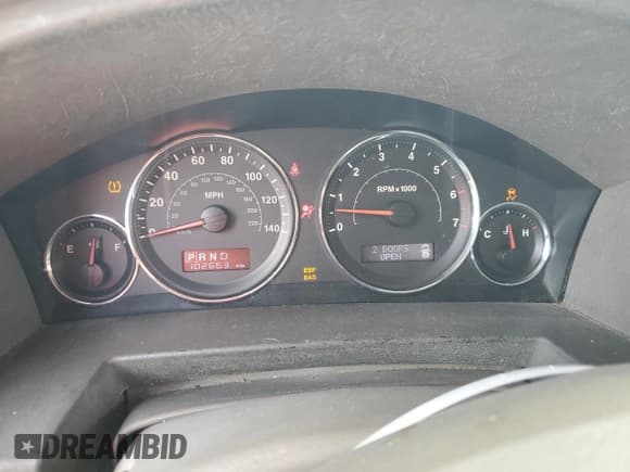 ✅ 2008 Jeep Commander Sport • VIN: 1J8HH48K58C142470 • Lot: 69384605. Wystawiony na Copart z przebiegiem 102 663 mil. Bezpłatny archiwum sprzedaży aukcyjnych z USA i szczegółowy raport historii pojazdu na DreamBid. Zdjęcie 9.