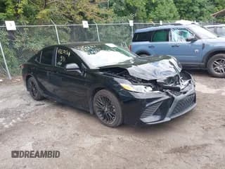 ✅ 2020 Toyota Camry SE • VIN: 4T1G11AK2LU363796 • Lot: 43206361. Wystawiony na IAAI z przebiegiem 85 295 mil. Bezpłatny archiwum sprzedaży aukcyjnych z USA i szczegółowy raport historii pojazdu na DreamBid. Zdjęcie 1.