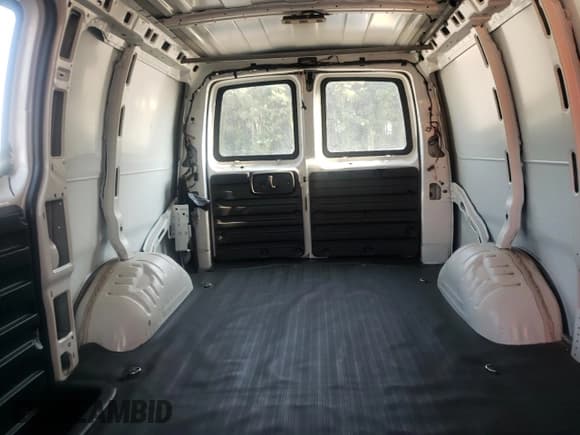 ✅ 2019 Chevrolet Express Cargo • VIN: 1GCWGAFP1K1308131 • Lot: 68938415. Listed on Copart with 148,402 mi. Free auction sales archive from the USA and detailed vehicle history report at DreamBid. Image 10.