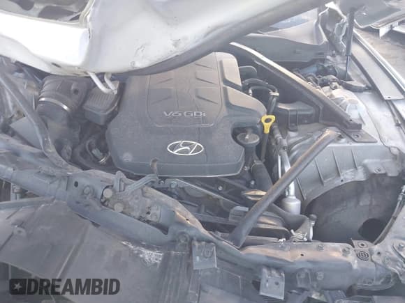 ✅ 2015 Hyundai Genesis 3.8L • VIN: KMHGN4JE1FU090550 • Lot: 43295110. Wystawiony na IAAI z przebiegiem Nie podano. Bezpłatny archiwum sprzedaży aukcyjnych z USA i szczegółowy raport historii pojazdu na DreamBid. Zdjęcie 10.