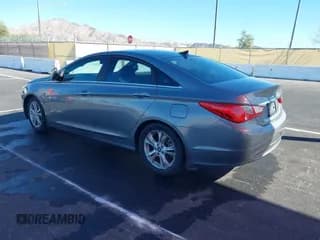 ✅ 2012 Hyundai Sonata SE • VIN: 5NPEC4AC0CH332427 • Lot: 43551037. Listed on IAAI with 121,362 mi. Free auction sales archive from the USA and detailed vehicle history report at DreamBid. Image 3.