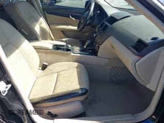 ✅ 2011 Mercedes-Benz C 300 Sport • VIN: WDDGF5EB8BR183575 • Lot: 43280036. Wystawiony na IAAI z przebiegiem 130 284 mil. Bezpłatny archiwum sprzedaży aukcyjnych z USA i szczegółowy raport historii pojazdu na DreamBid. Zdjęcie 5.