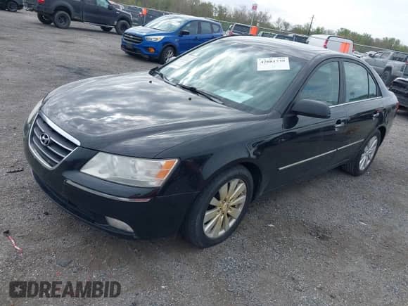 2009 Hyundai Sonata SE with VIN 5NPEU46F39H428187, listed as a IAAI auction lot 42081739 with 199,894 mi miles and . Bid and sale history available at DreamBid. Image 2.