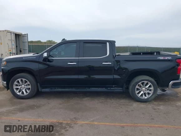 ✅ 2019 Chevrolet Silverado 1500 LTZ • VIN: 3GCUYGELXKG128573 • Lot: 43332498. Wystawiony na IAAI z przebiegiem 67 380 mil. Bezpłatny archiwum sprzedaży aukcyjnych z USA i szczegółowy raport historii pojazdu na DreamBid. Zdjęcie 15.