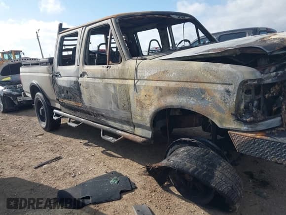 ✅ 1997 Ford F-250 • VIN: 1FTHW26F7VEA27747 • Lot: 43710951. Wystawiony na IAAI z przebiegiem Nie podano. Bezpłatny archiwum sprzedaży aukcyjnych z USA i szczegółowy raport historii pojazdu na DreamBid. Zdjęcie 12.