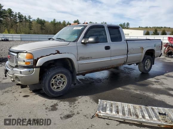 ✅ 2004 GMC Sierra 2500HD SLE • VIN: 1GTHK29224E346556 • Lot: 55890565. Listed on Copart with 148,749 mi. Free auction sales archive from the USA and detailed vehicle history report at DreamBid. Image 1.