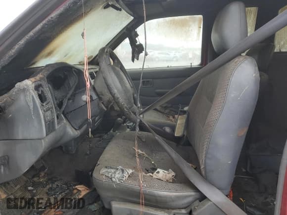 ✅ 1996 Nissan Frontier XE • VIN: 1N6SD16Y4TC384266 • Лот: 46114575. Опубликован ранее на Copart с пробегом Не указан. Бесплатный доступ к архиву аукционных продаж из США и подробный отчёт об истории автомобиля на DreamBid. Изображение 7.