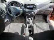 ✅ 2008 Hyundai Accent GS • VIN: KMHCN35C18U100594 • Лот: 50090575. Опубликован ранее на Copart с пробегом 304 701 миль. Бесплатный доступ к архиву аукционных продаж из США и подробный отчёт об истории автомобиля на DreamBid. Изображение 8.