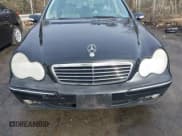 ✅ 2004 Mercedes-Benz C 240 • VIN: WDBRF81J24F470625 • Lot: 43911527. Wystawiony na IAAI z przebiegiem 172 488 mil. Bezpłatny archiwum sprzedaży aukcyjnych z USA i szczegółowy raport historii pojazdu na DreamBid. Zdjęcie 6.