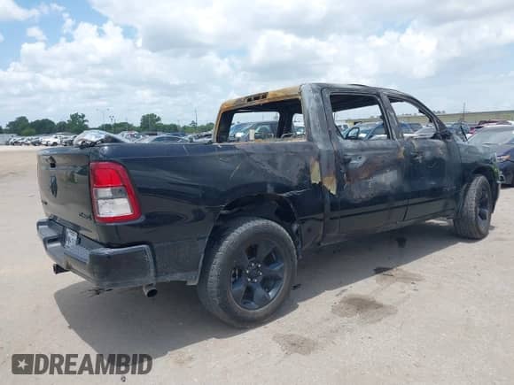 2019 Ram 1500 Big Horn z VIN 1C6RRFFG2KN737394, wystawiony jako IAAI lot #42438446 z przebiegiem 87 025 mil mil oraz . Historia ofert i sprzedaży dostępna na DreamBid. Obrazek 4.