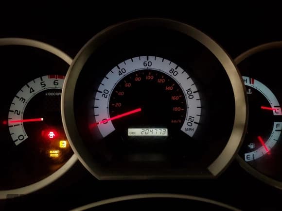 ✅ 2011 Toyota Tacoma • VIN: 5TFUU4EN6BX015081 • Lot: 71848805. Wystawiony na Copart z przebiegiem 204 773 mil. Bezpłatny archiwum sprzedaży aukcyjnych z USA i szczegółowy raport historii pojazdu na DreamBid. Zdjęcie 9.