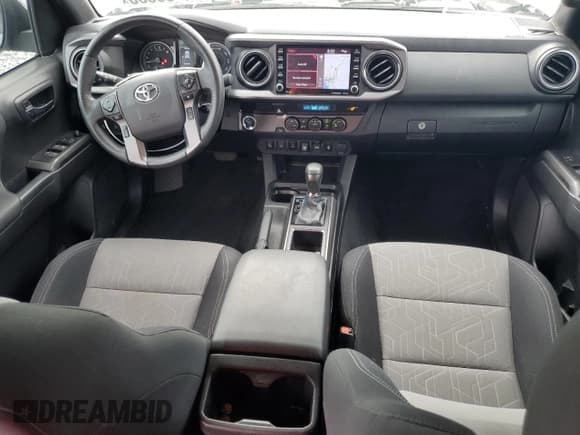 ✅ 2023 Toyota Tacoma SR5 • VIN: 3TMBZ5DNXPM038652 • Lot: 64733835. Wystawiony na Copart z przebiegiem 46 148 mil. Bezpłatny archiwum sprzedaży aukcyjnych z USA i szczegółowy raport historii pojazdu na DreamBid. Zdjęcie 8.