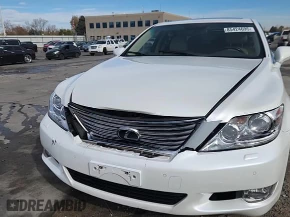 ✅ 2012 Lexus LS 460 • VIN: JTHCL5EF4C5014584 • Lot: 85424695. Wystawiony na Copart z przebiegiem 40 575 mil. Bezpłatny archiwum sprzedaży aukcyjnych z USA i szczegółowy raport historii pojazdu na DreamBid. Zdjęcie 13.