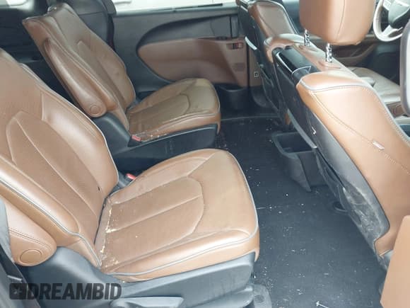 ✅ 2020 Chrysler Pacifica Hybrid Limited • VIN: 2C4RC1N71LR183414 • Лот: 41504790. Опубликован ранее на IAAI с пробегом 71 676 миль. Бесплатный доступ к архиву аукционных продаж из США и подробный отчёт об истории автомобиля на DreamBid. Изображение 8.