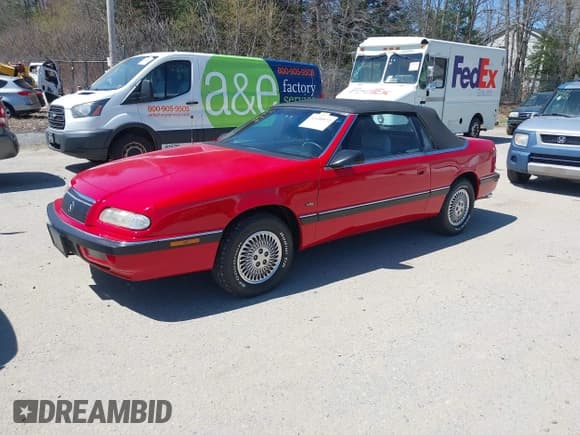✅ 1993 Chrysler LeBaron • VIN: 1C3XU4530PF503990 • Lot: 42140972. Listed on IAAI with 100,470 mi. Free auction sales archive from the USA and detailed vehicle history report at DreamBid. Image 2.