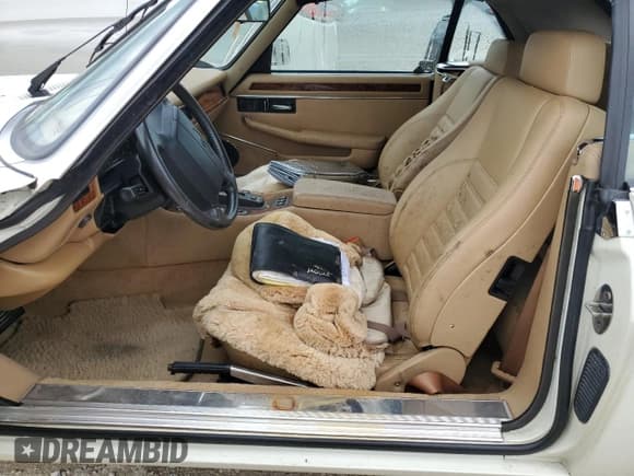 ✅ 1994 Jaguar XJS • VIN: SAJNX2747RC191550 • Лот: 74452804. Опубликован ранее на Copart с пробегом Не указан. Бесплатный доступ к архиву аукционных продаж из США и подробный отчёт об истории автомобиля на DreamBid. Изображение 7.