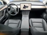 ✅ 2023 Tesla Model 3 • VIN: 5YJ3E1EA0PF663201 • Lot: 92726995. Wystawiony na Copart z przebiegiem 25 652 mil. Bezpłatny archiwum sprzedaży aukcyjnych z USA i szczegółowy raport historii pojazdu na DreamBid. Zdjęcie 8.