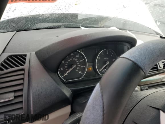 ✅ 2010 BMW 1 Series 128i • VIN: WBAUN1C56AVH81689 • Lot: 51291105. Listed on Copart with Not provided. Free auction sales archive from the USA and detailed vehicle history report at DreamBid. Image 9.