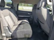 ✅ 2018 Toyota Tundra SR5 • VIN: 5TFDW5F14JX739801 • Лот: 66619165. Опубликован ранее на Copart с пробегом 171 839 миль. Бесплатный доступ к архиву аукционных продаж из США и подробный отчёт об истории автомобиля на DreamBid. Изображение 10.