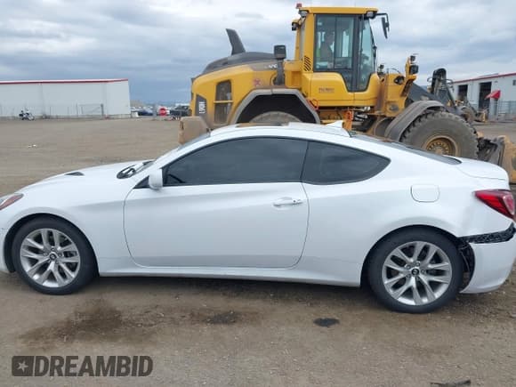 ✅ 2014 Hyundai Genesis Coupe 2.0T • VIN: KMHHT6KD2EU119029 • Lot: 42563822. Wystawiony na IAAI z przebiegiem 66 771 mil. Bezpłatny archiwum sprzedaży aukcyjnych z USA i szczegółowy raport historii pojazdu na DreamBid. Zdjęcie 14.