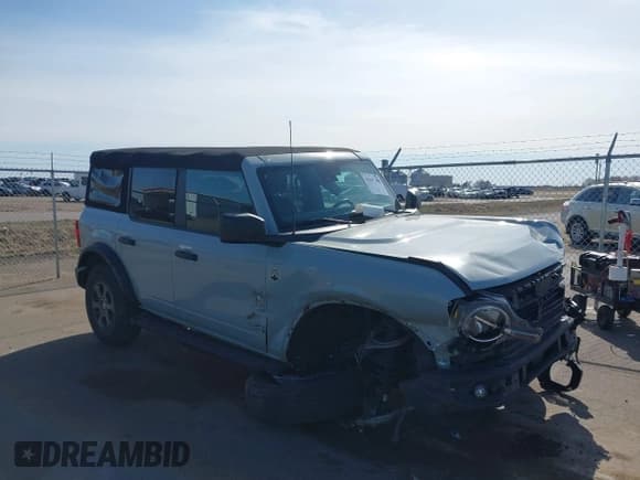 ✅ 2021 Ford Bronco • VIN: 1FMDE5BH9MLA61091 • Lot: 42047298. Wystawiony na IAAI z przebiegiem 31 479 mil. Bezpłatny archiwum sprzedaży aukcyjnych z USA i szczegółowy raport historii pojazdu na DreamBid. Zdjęcie 1.