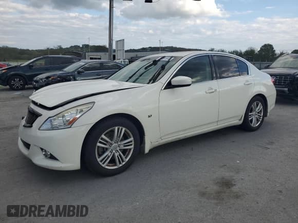 ✅ 2015 Infiniti Q40 • VIN: JN1CV6AP6FM500438 • Лот: 74081644. Опубликован ранее на Copart с пробегом 93 365 миль. Бесплатный доступ к архиву аукционных продаж из США и подробный отчёт об истории автомобиля на DreamBid. Изображение 1.