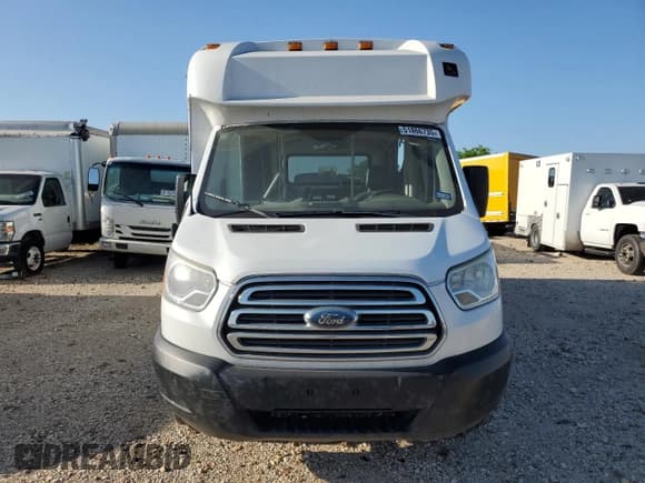 ✅ 2018 Ford Transit • VIN: 1FDES8PM9JKA07456 • Lot: 51866735. Listed on Copart with 193,407 mi. Free auction sales archive from the USA and detailed vehicle history report at DreamBid. Image 5.