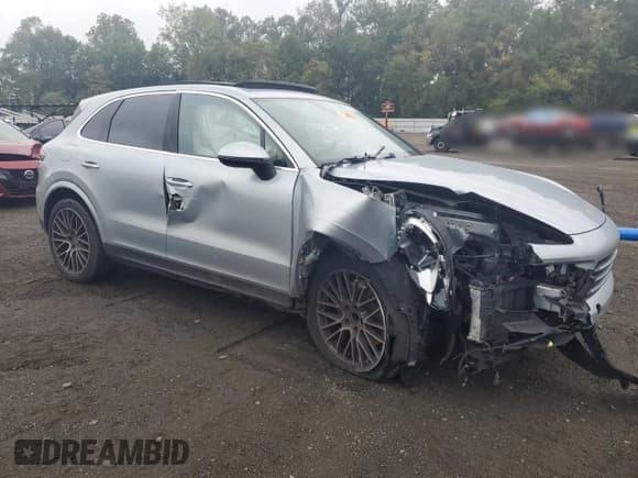 ✅ 2020 Porsche Cayenne • VIN: WP1AA2AYXLDA07289 • Lot: 80025355. Listed on Copart with 60,729 mi. Free auction sales archive from the USA and detailed vehicle history report at DreamBid. Image 4.