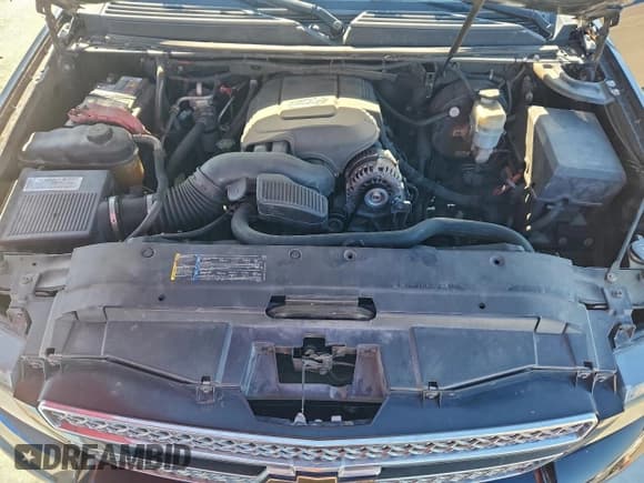 ✅ 2007 Chevrolet Suburban LT • VIN: 3GNFC16037G300966 • Lot: 94731505. Wystawiony na Copart z przebiegiem 137 626 mil. Bezpłatny archiwum sprzedaży aukcyjnych z USA i szczegółowy raport historii pojazdu na DreamBid. Zdjęcie 12.